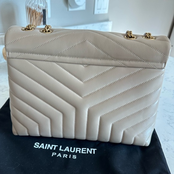 YSL Loulou Medium in Quilted Leather - Picture 5 of 15